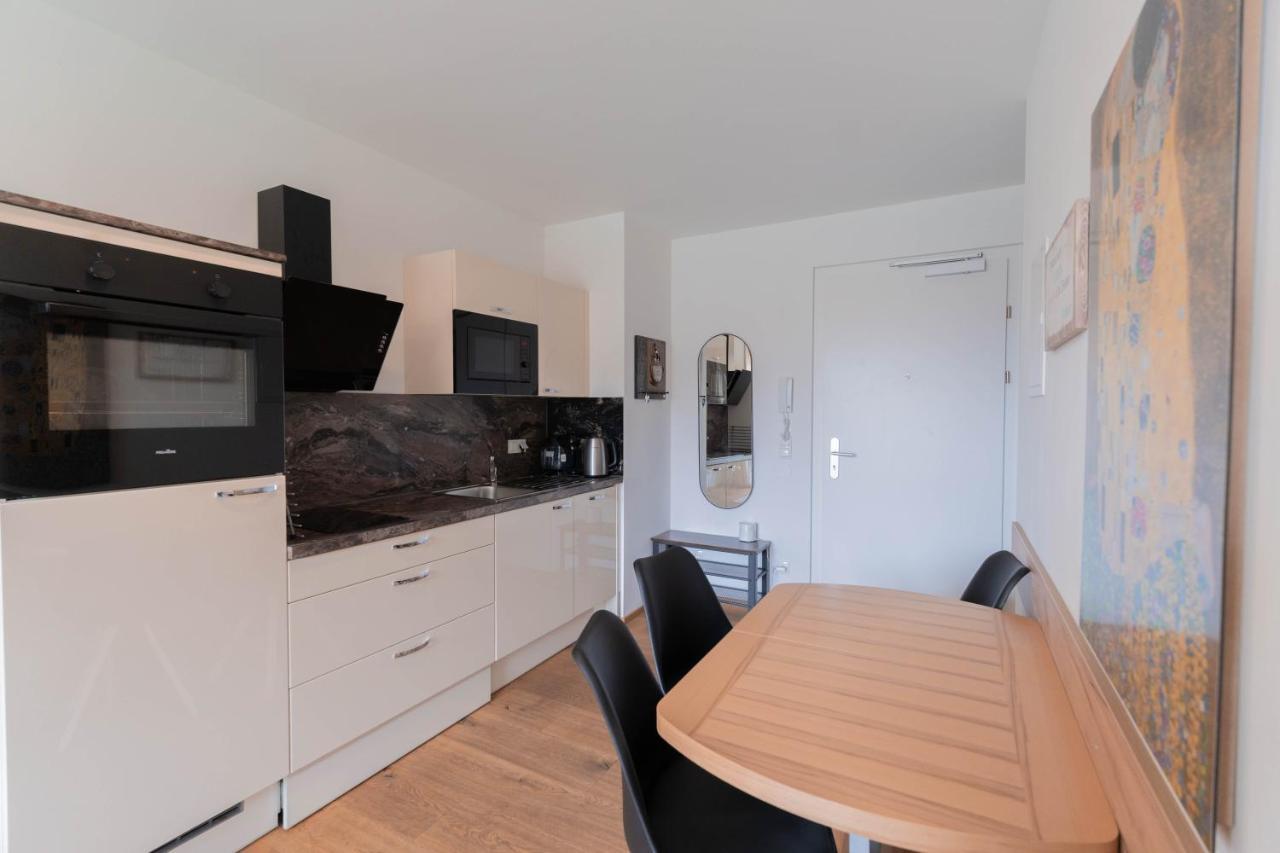 Modern Apartment With Private Balcony Near City Center Βιέννη Εξωτερικό φωτογραφία